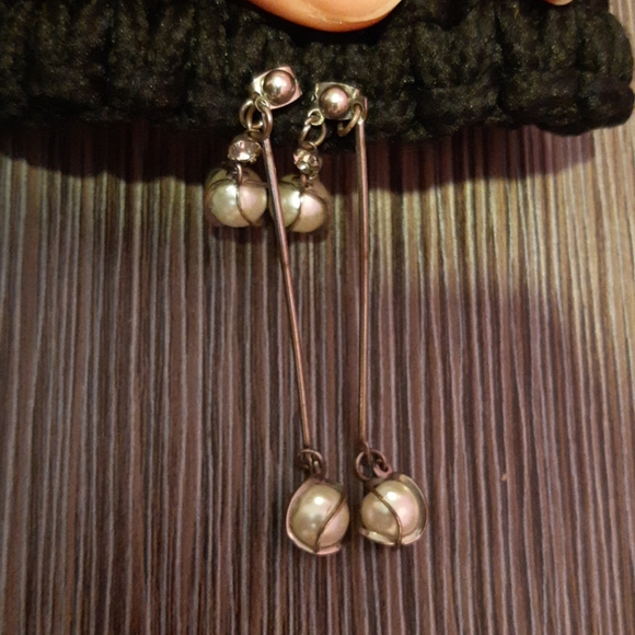 Earrings - Picture 4 of 6